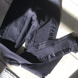 Lululemon ribbon trim black leggings 4